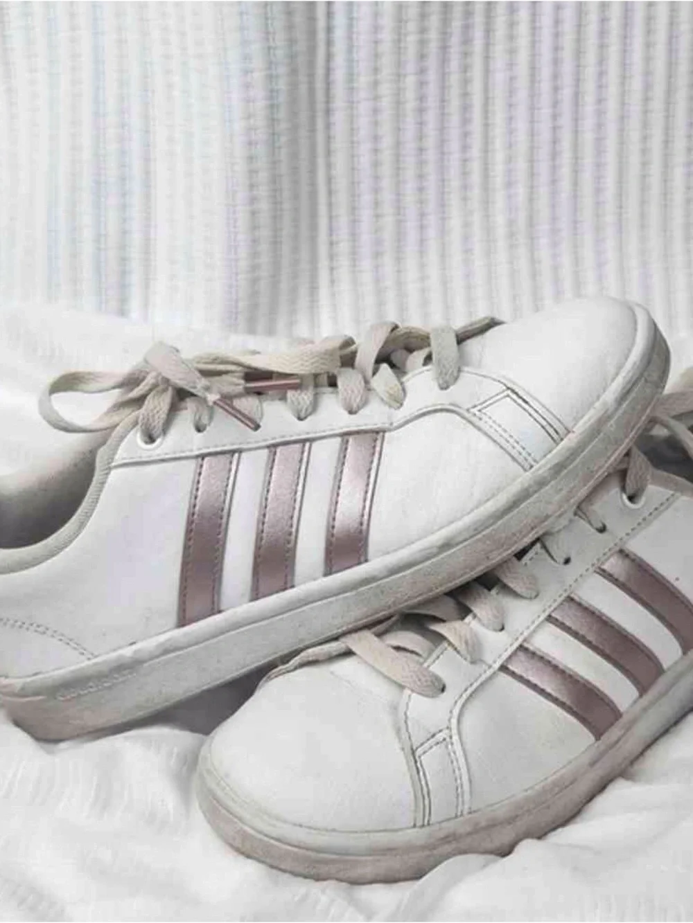 White Women's Casual Sneakers with Rose Metallic Stripes